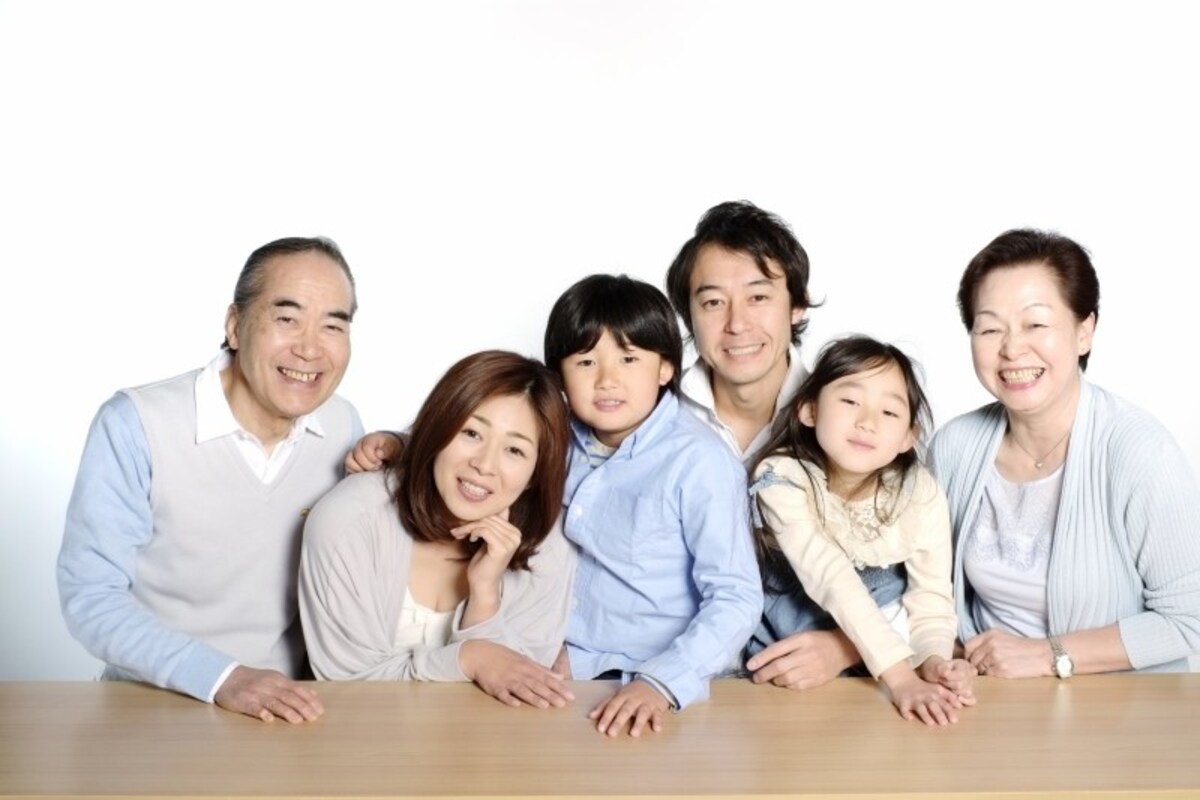 離れて住んでいるけど、必要に応じて手伝ったり話し相手になってるよ