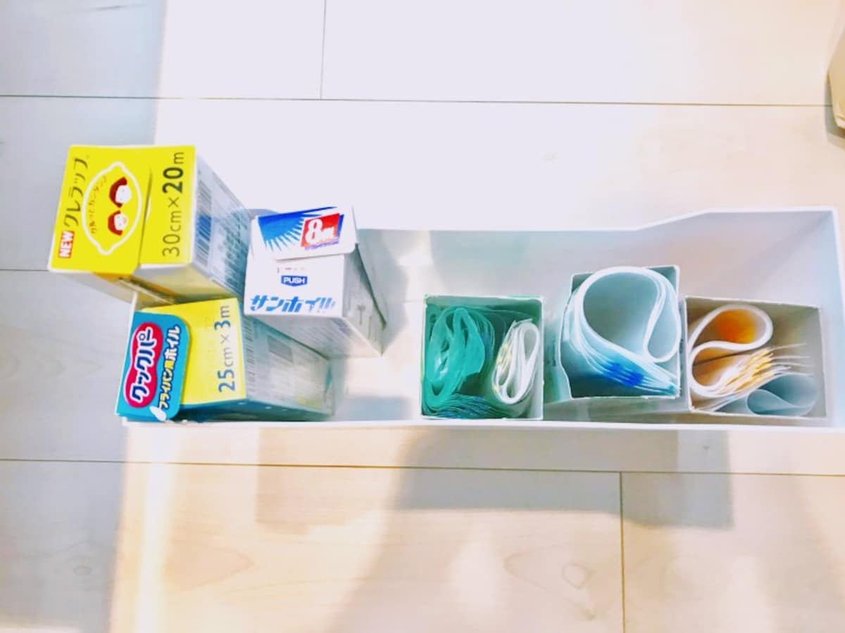 引き出しに収納する時は、上からみてわかりやすいように立てて収納するのがポイント