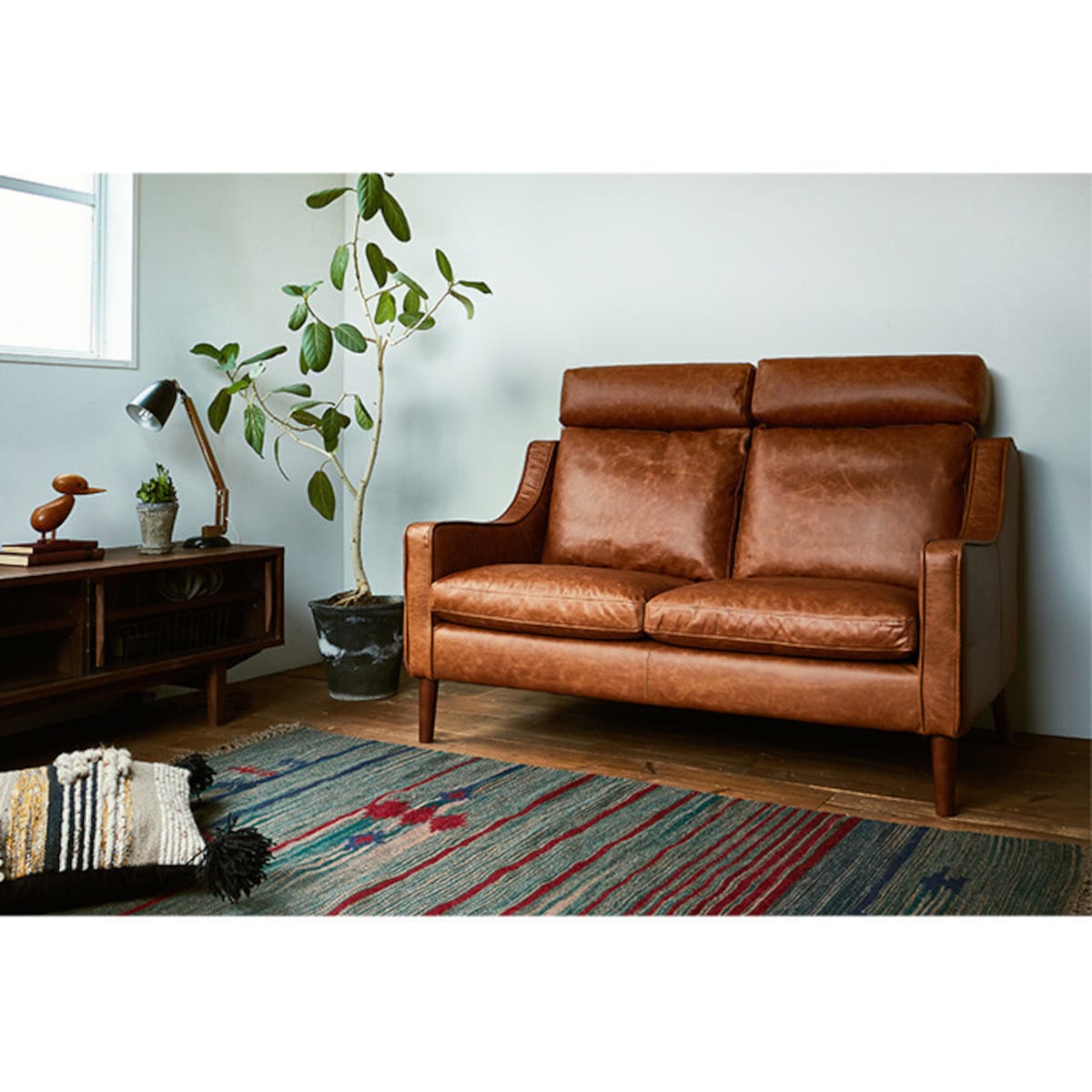 unico（ウニコ）のCLAD（クラード）レザーソファ 2シーター・税込151200円（画像はunico通販サイトより引用）