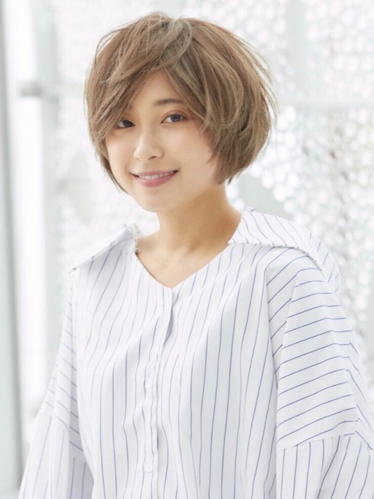 前髪ふんわり！ぺたんこ髪が目立たないショートヘア・髪型