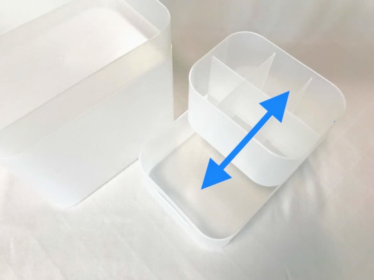 同サイズだけでなく、半分のサイズでも積み重ねることができ、スライドして移動させれるのも特徴