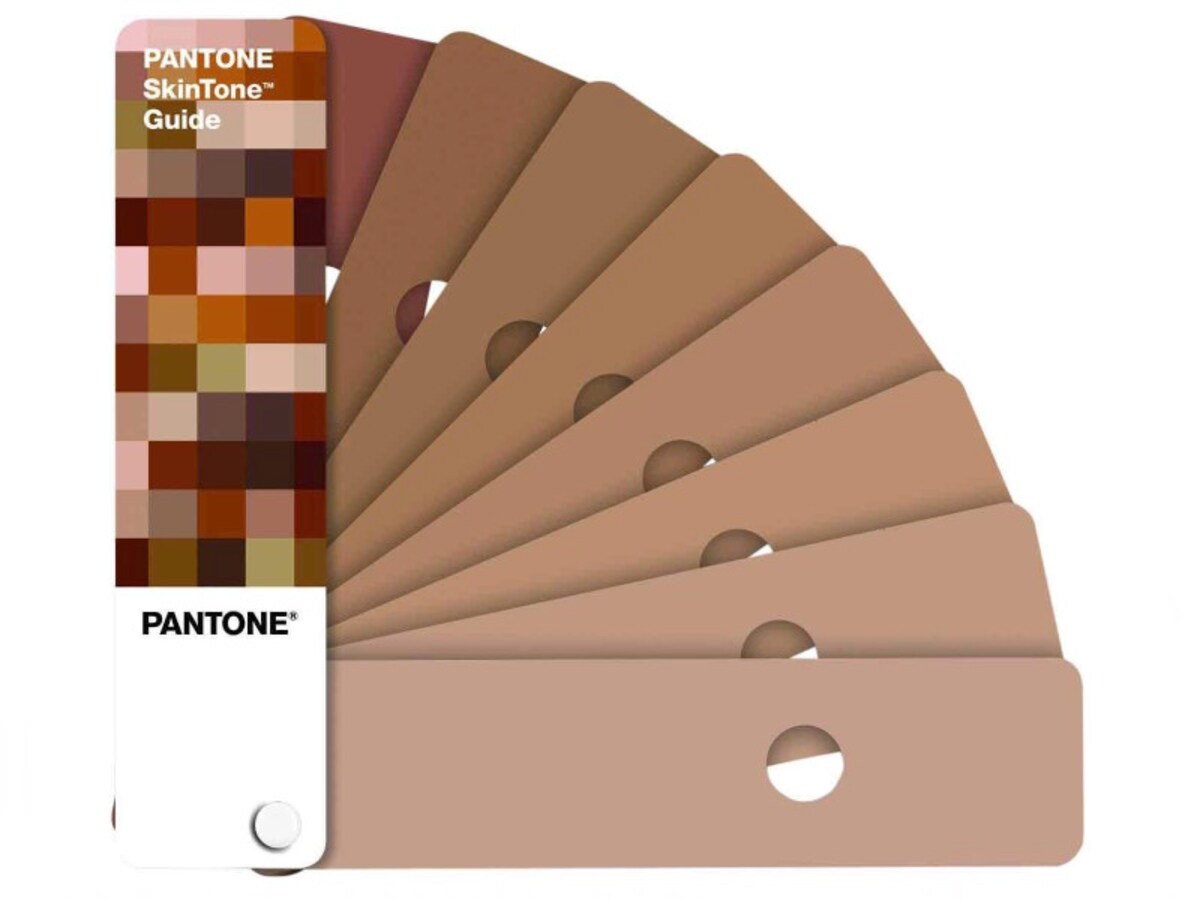 Pantone Skin Tone Guide （画像はAmazonより：http://amzn.asia/d/9VXONLj）