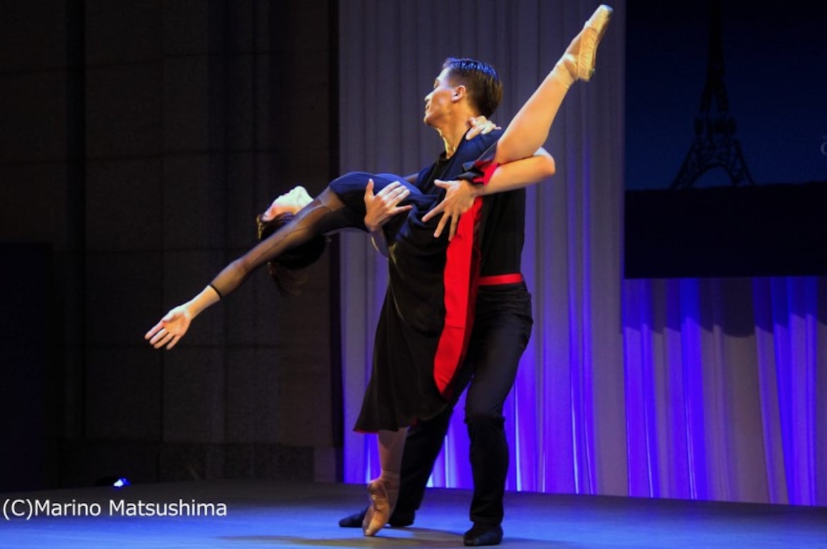 酒井大さん、石橋杏実さんによる「An American In Paris」（C)Marino Matsushima
