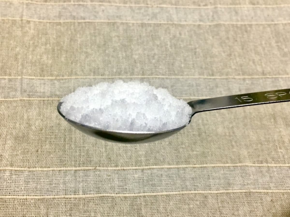 大さじ1のほかに大さじ1強や大さじ1/3、ひとつまみなど、計量の表現には色々な種類があります