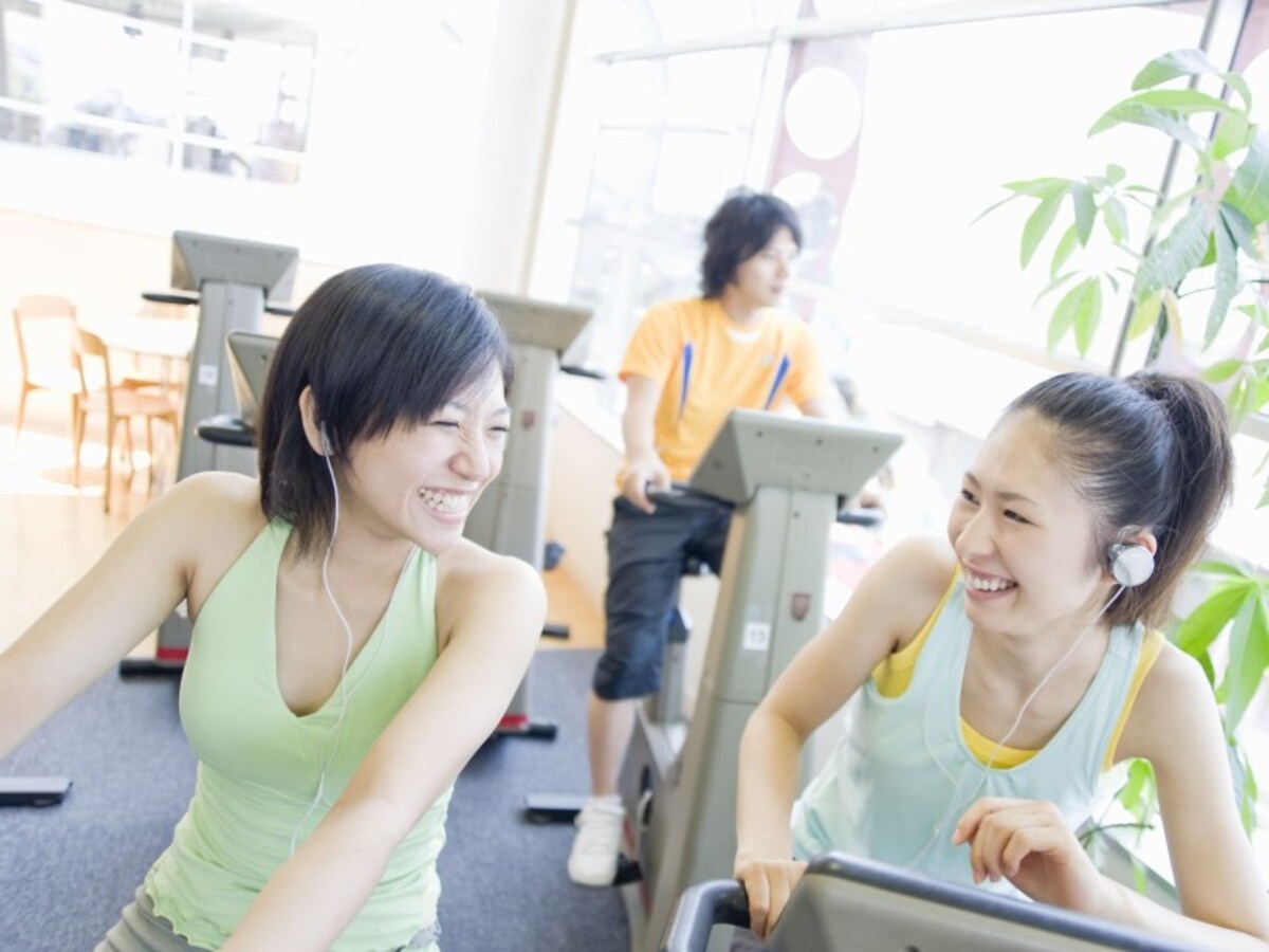 有酸素運動を行う女性