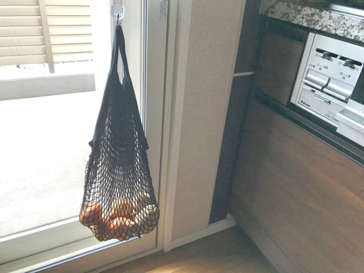 キャンドゥのおすすめ収納グッズ：通気性がよいので根菜保管にもおすすめ 