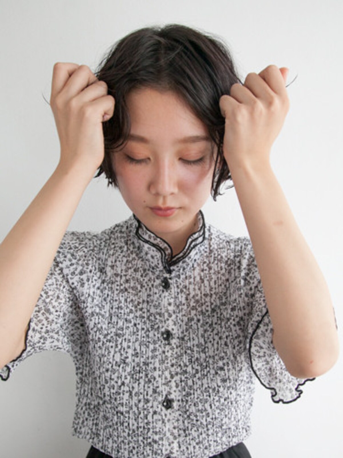 毛先からふんわり持ち上げる