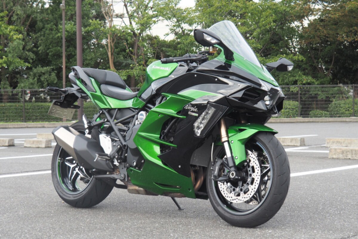 ニンジャH2 SX SEフロントビュー