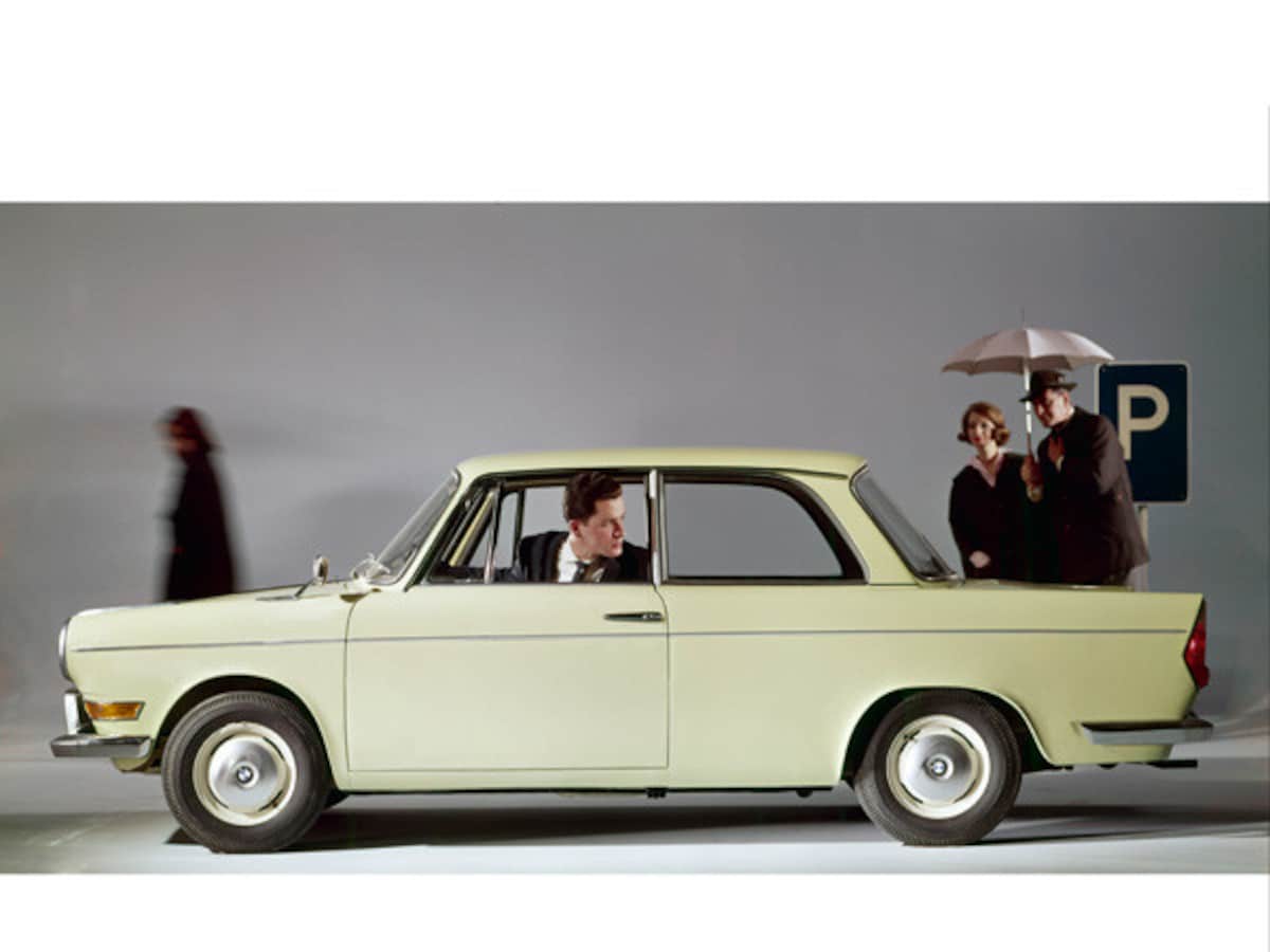BMW 700