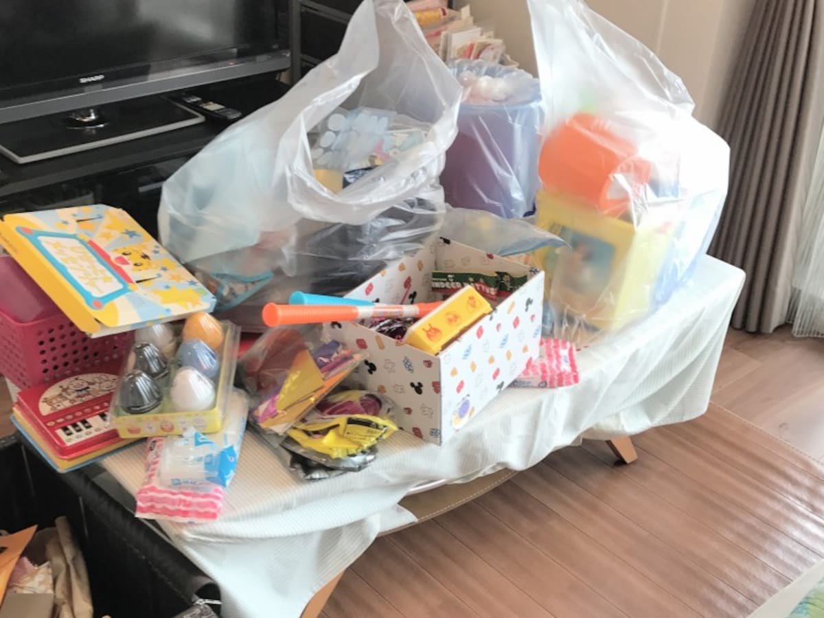 散らかった部屋