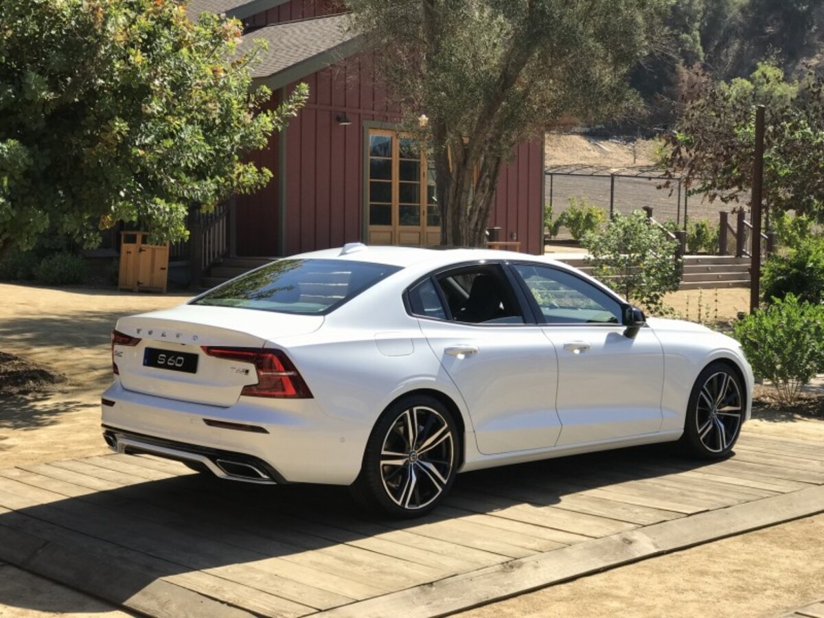 ボルボ新型S60 T6