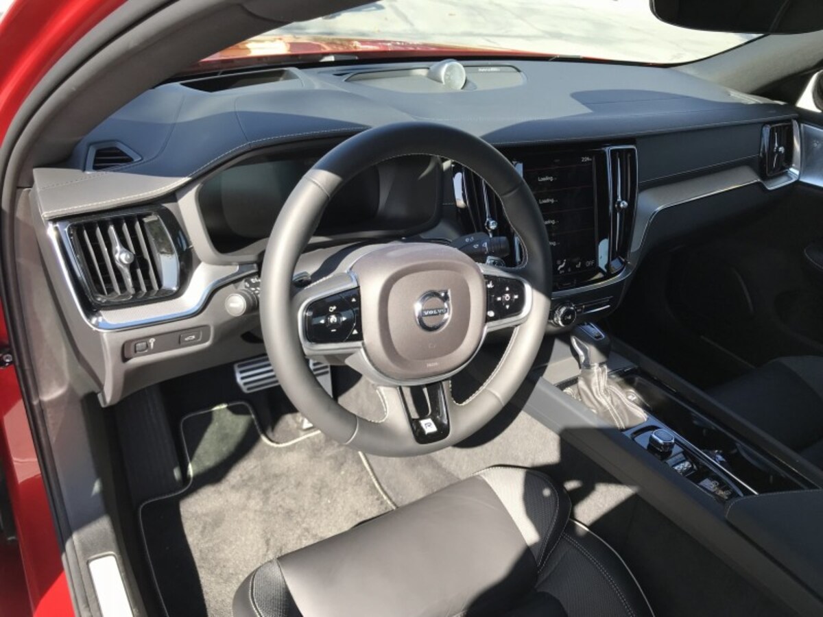 ボルボ新型S60