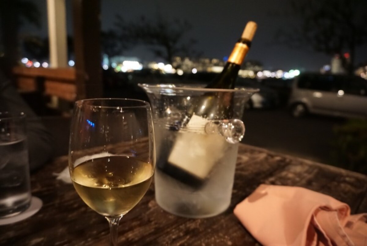 話しやすいデートシチュエーションで会話をすることもとても大事です。