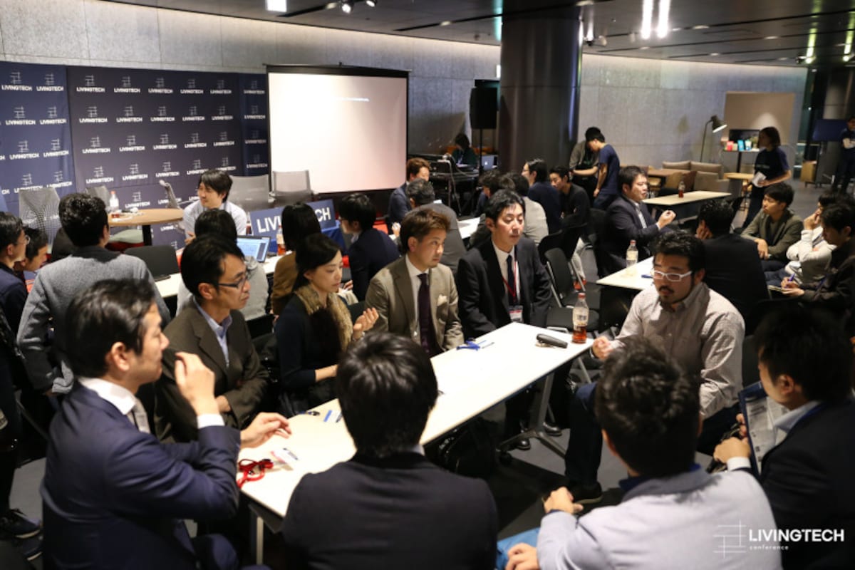 セッションの合間にも、登壇者と参加者が一体となって議論が繰り広げられた