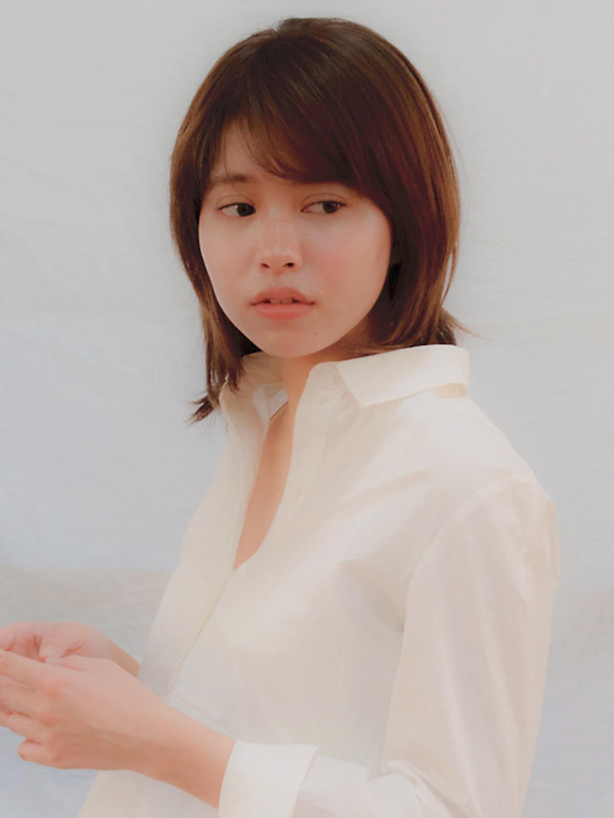 自然な内巻きと透け感のある前髪で石田ゆり子さん風に！