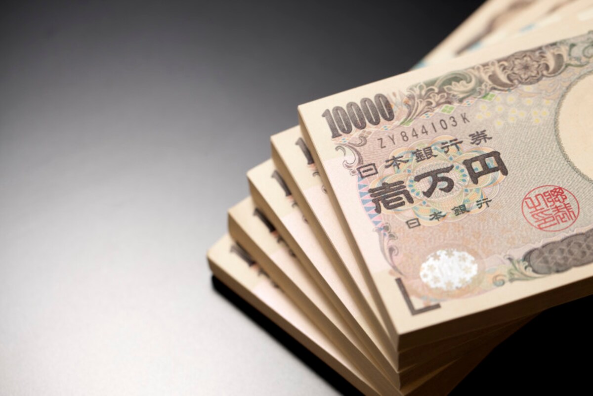 株の損失が300万円以上に膨らんでいます