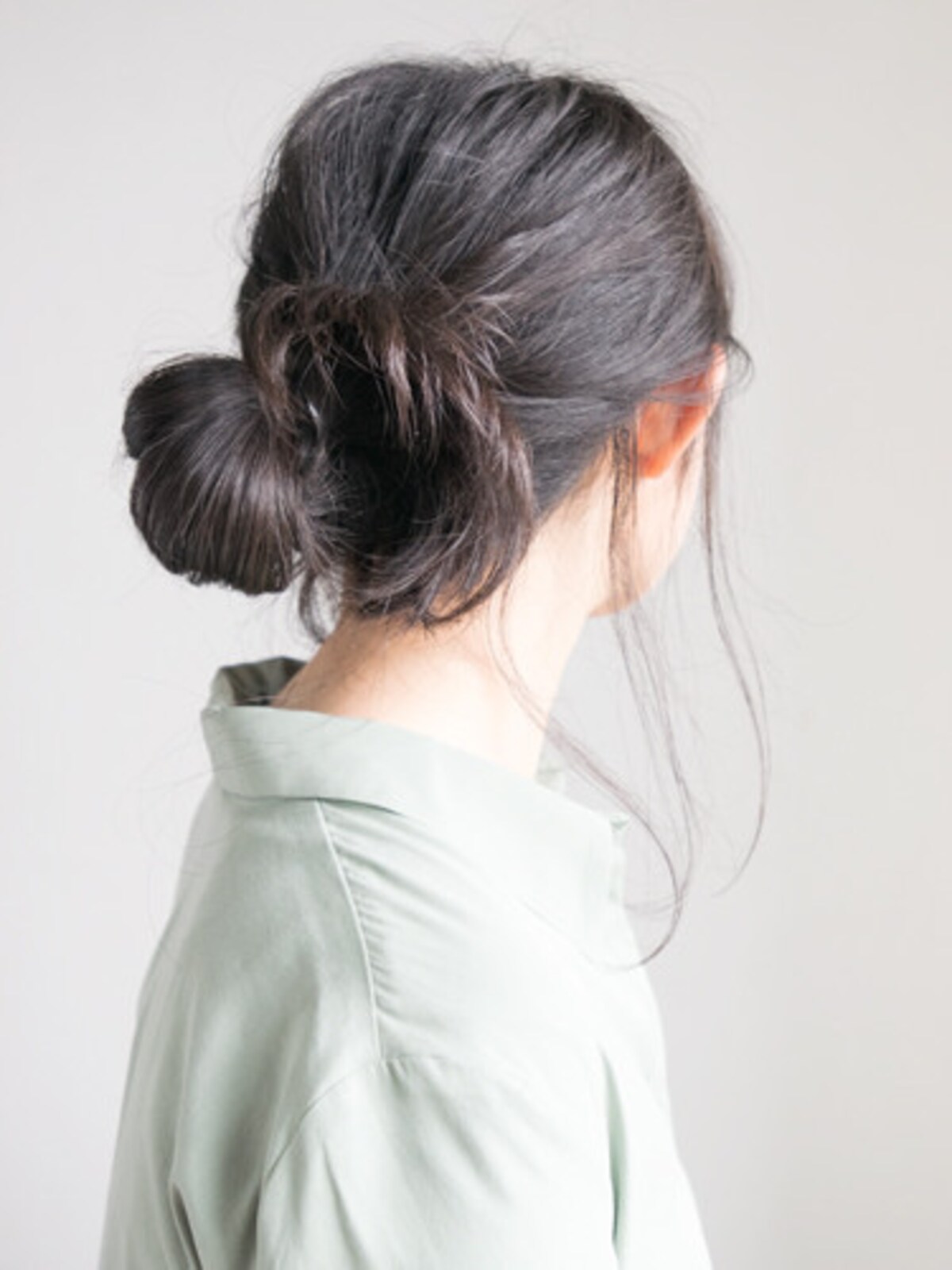 黒髪のお団子ヘアアレンジ！重たく見せないおしゃれな髪型