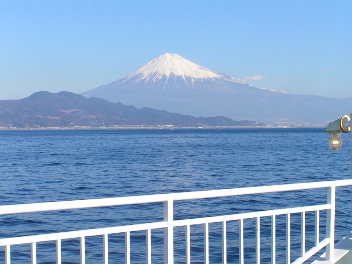 甲板から望む富士山