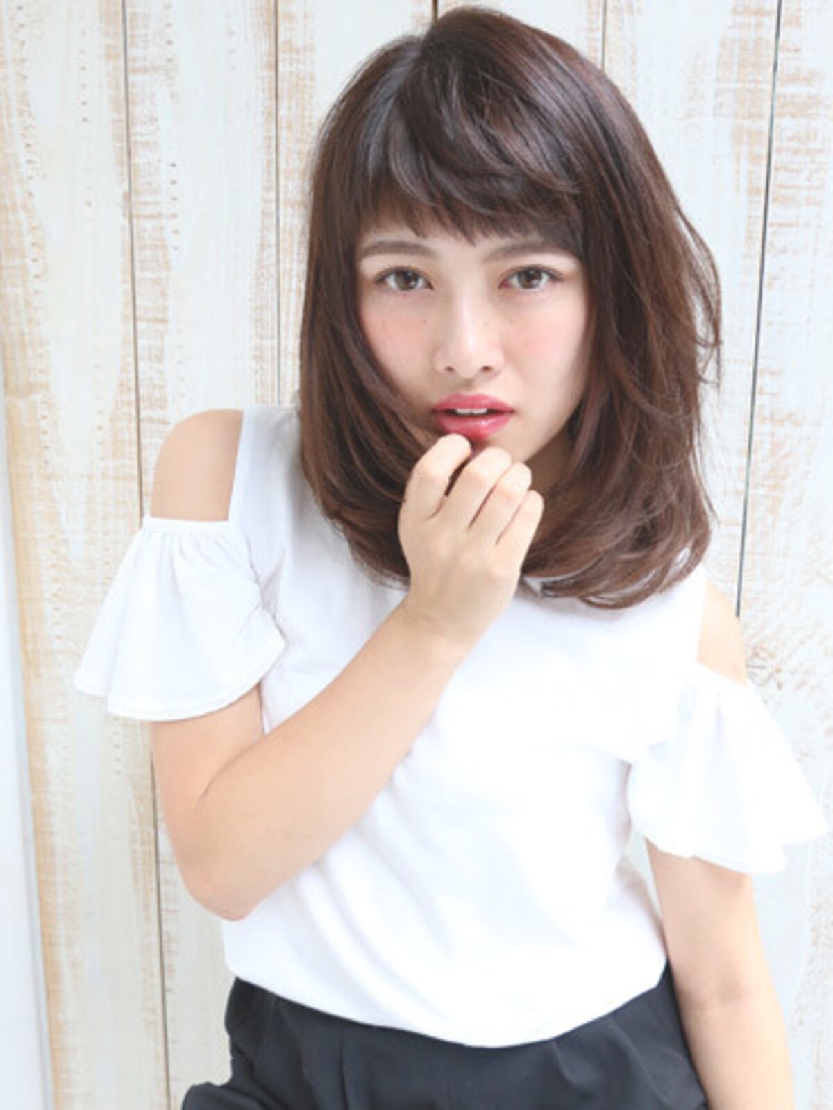 オン眉で変身！伸ばし掛けミディアム