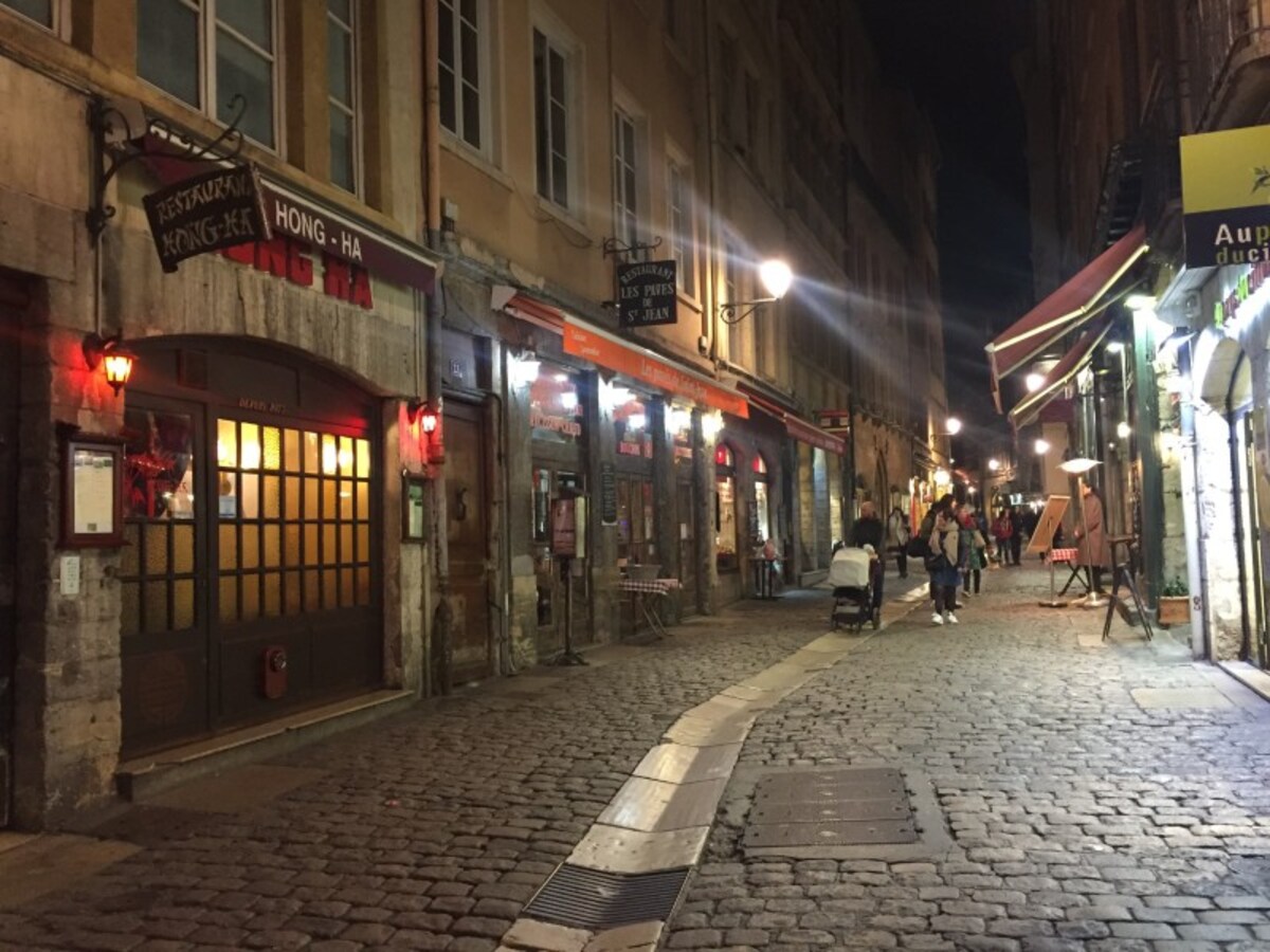 LYON