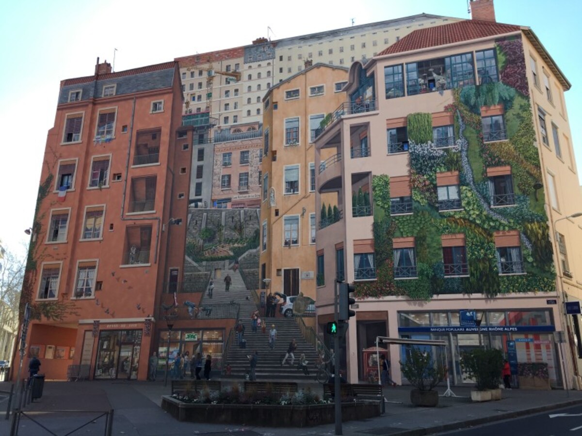 LYON