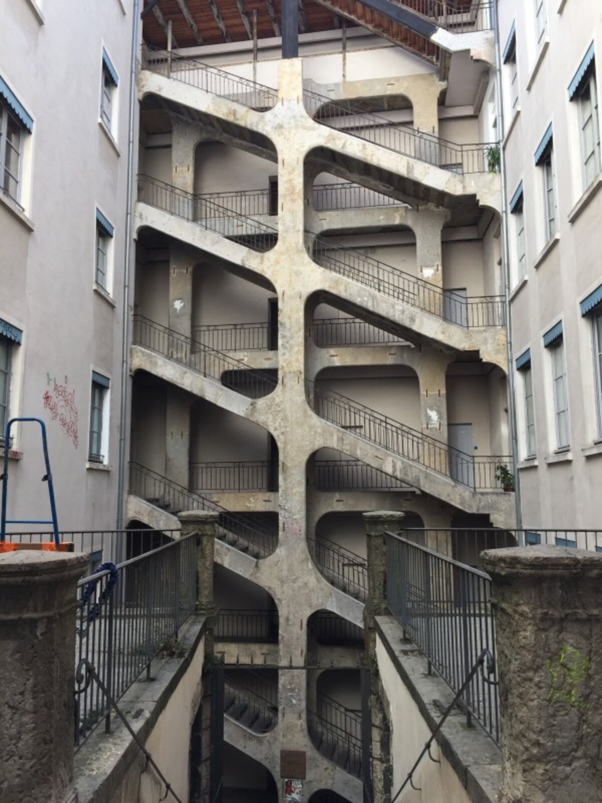LYON