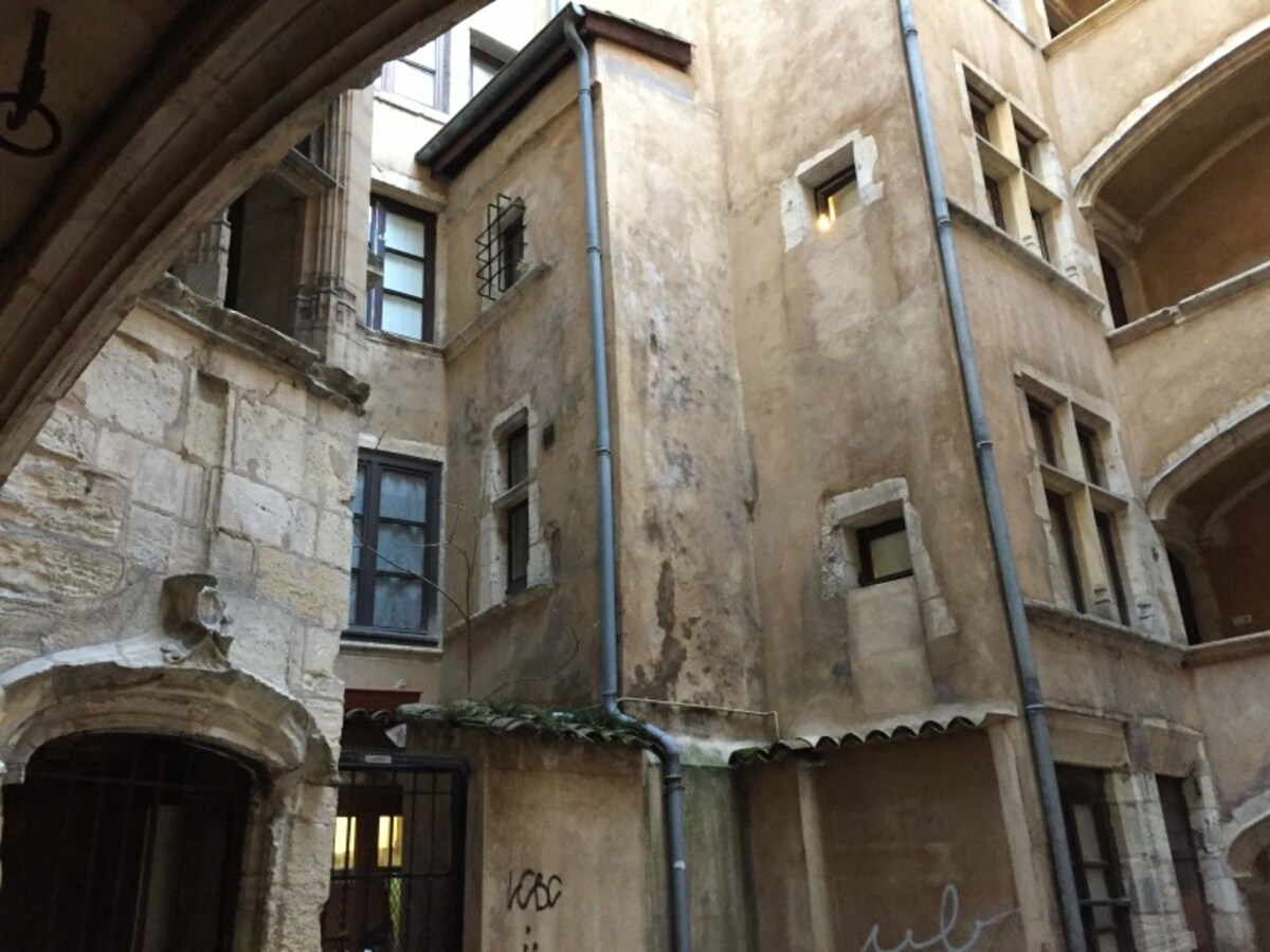 LYON