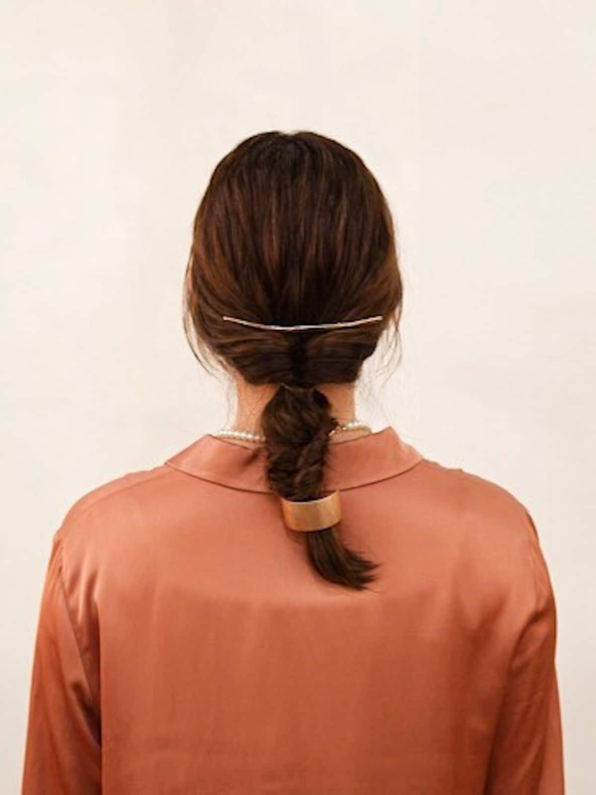 結婚式にも使える！ くるりんぱの編み込み風ひとつ結びヘアアレンジ
