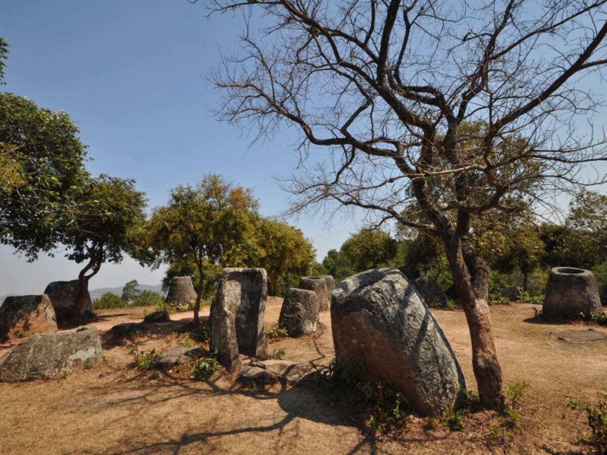ラオスの世界遺産「シエンクワンのジャー状巨石遺跡群-ジャール平原」、ジャー状の石壺群