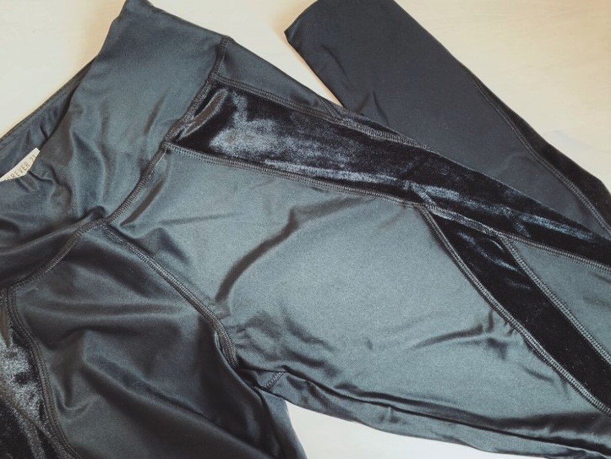 カットやラインが入っているとスタイルアップ効果があるのでおすすめ　出典：WEAR
