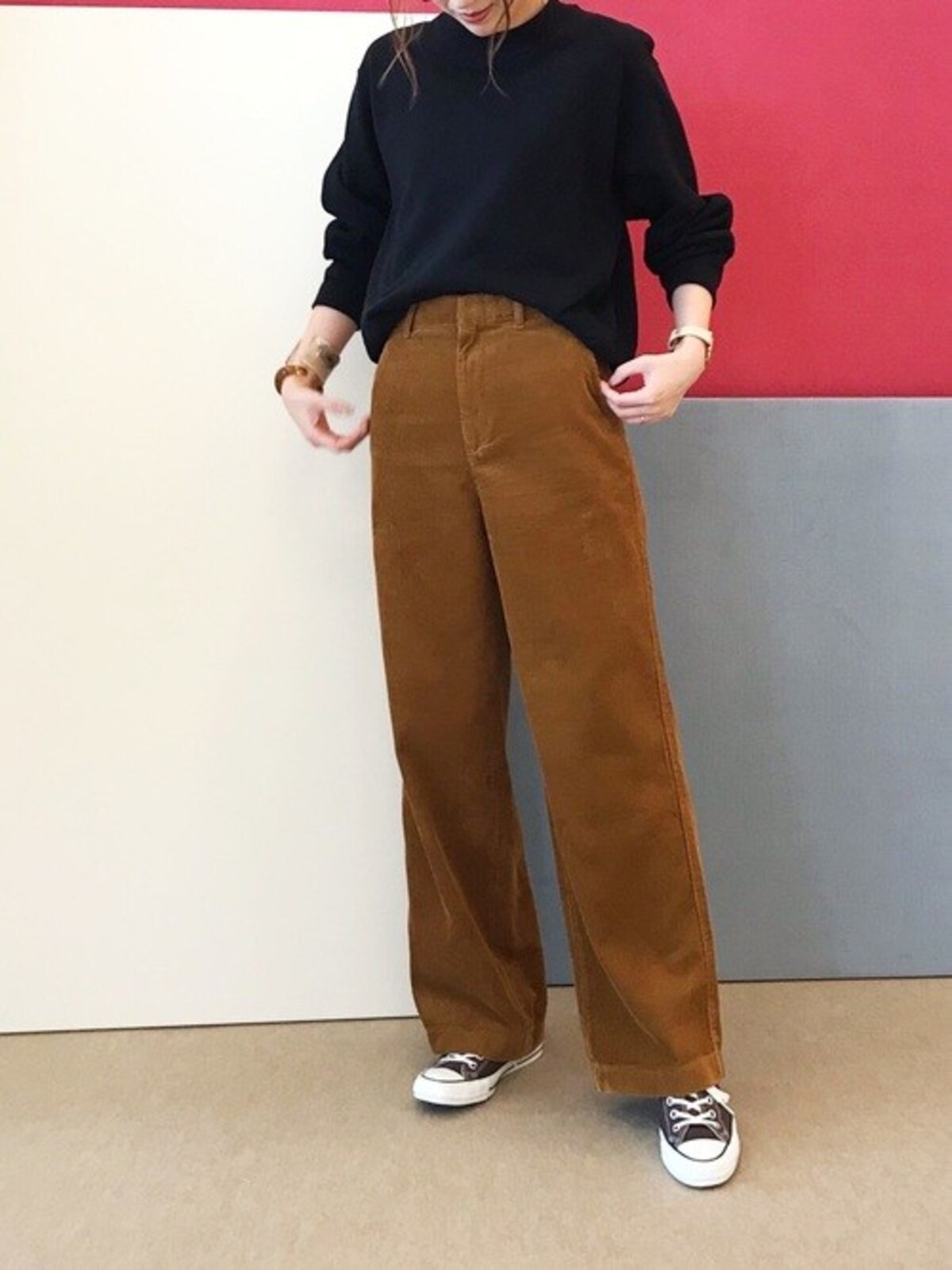 コーデュロイパンツは異素材を合わせたミックスカジュアルも得意　出典：WEAR