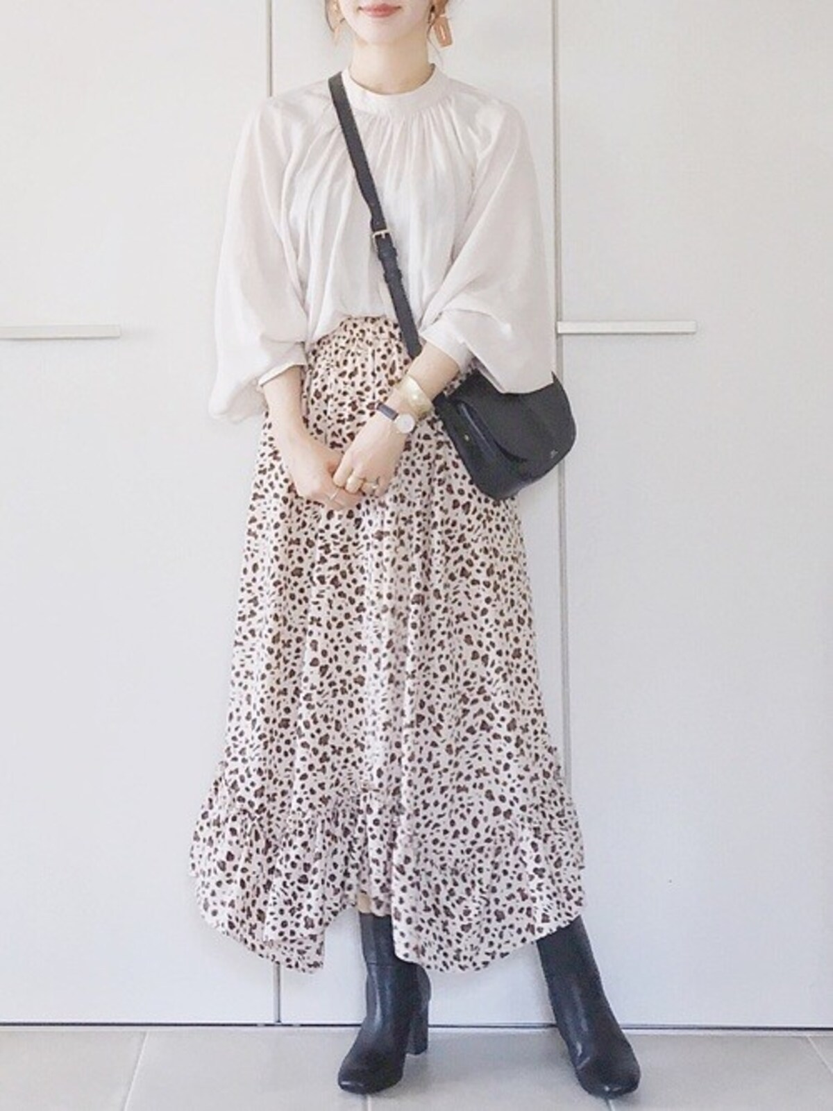 ゆるっとインできるとろみ素材は前だけでも自然にブラジングできて便利　出典：WEAR