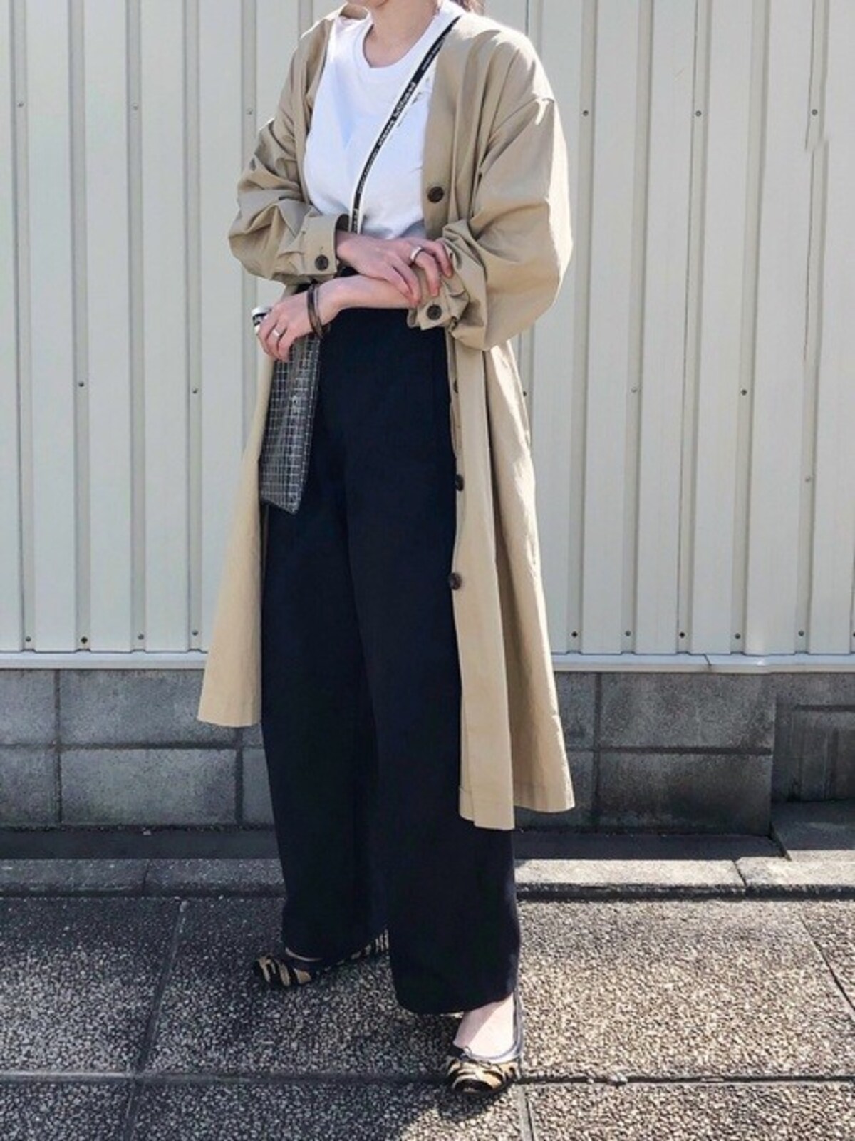 インナーをウエストインして羽織りをプラスすればバランスも◎　出典：WEAR