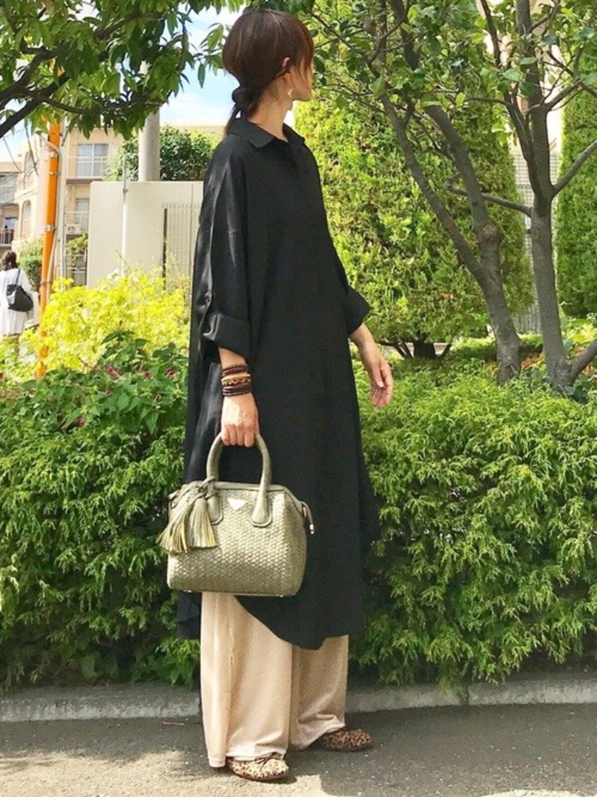 小さい面積のレオパード柄のアクセントが大人可愛い　出典：WEAR