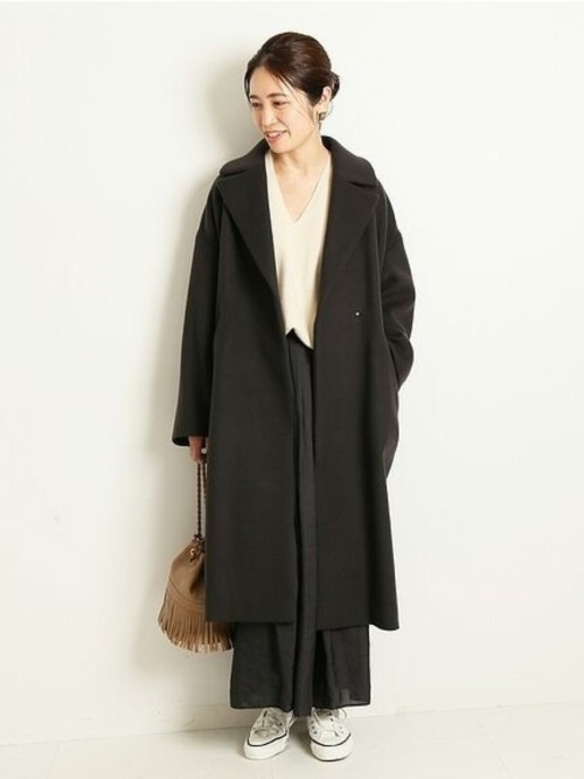 重たくなりがちな秋冬コーデの足元に軽やかさを　出典：WEAR