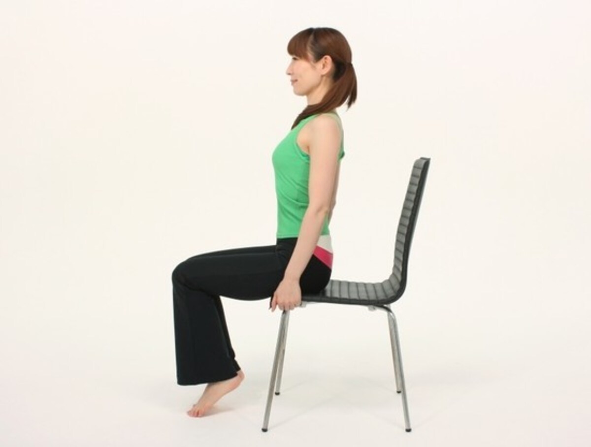 くびれの作り方は？自宅でできる簡単筋トレで女性らしい引き締めウエストのお腹に