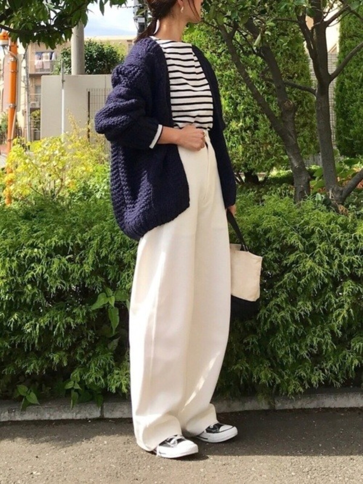 カジュアルでもルーズに見えない、清潔感のあるイメージに　出典：WEAR