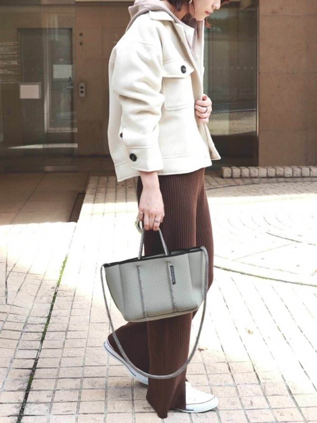パーカーがあることで立体感を与えてくれてこなれて見える効果が　出典：WEAR