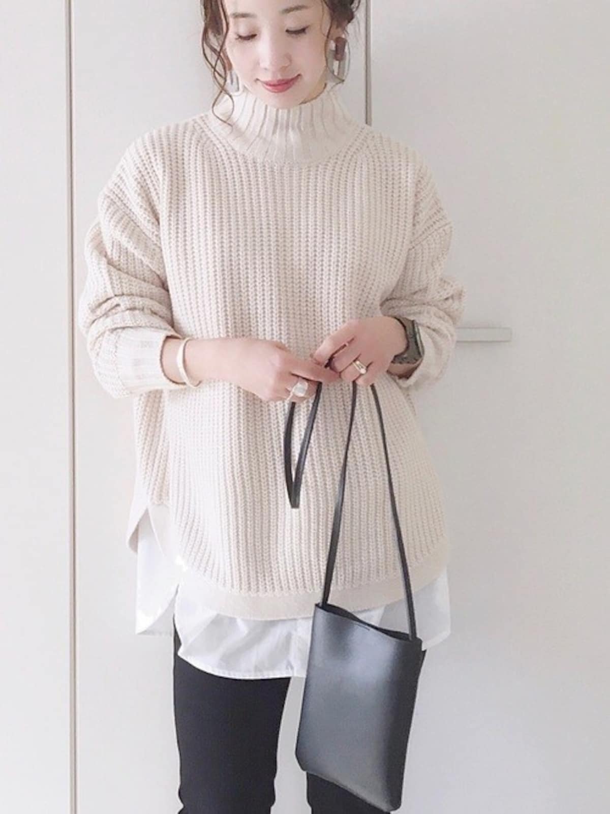 アゼラウンドヘムセーター　出典：WEAR