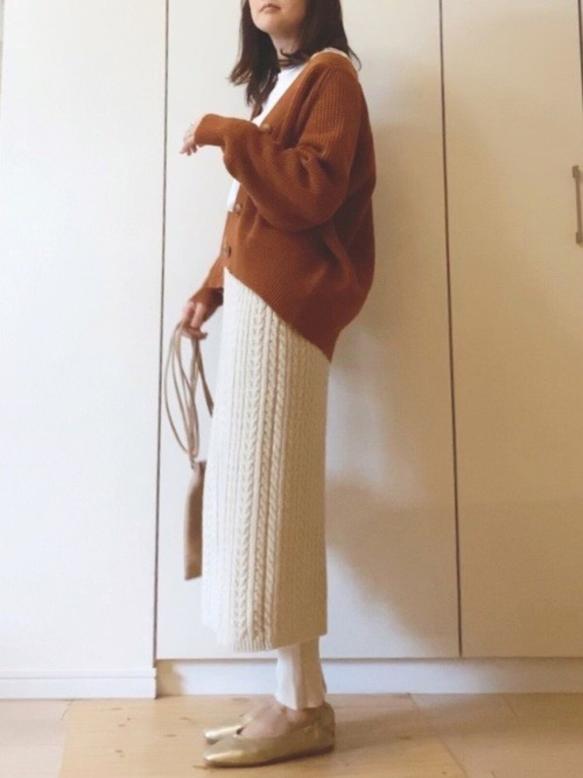 新色も追加に！ 人気のケーブルニットナロースカート 出典：WEAR