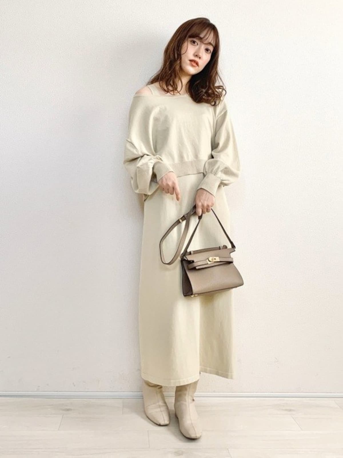 今季のGUプチプラワンピースで簡単に大人な甘めコーデが作れる　出典：WEAR