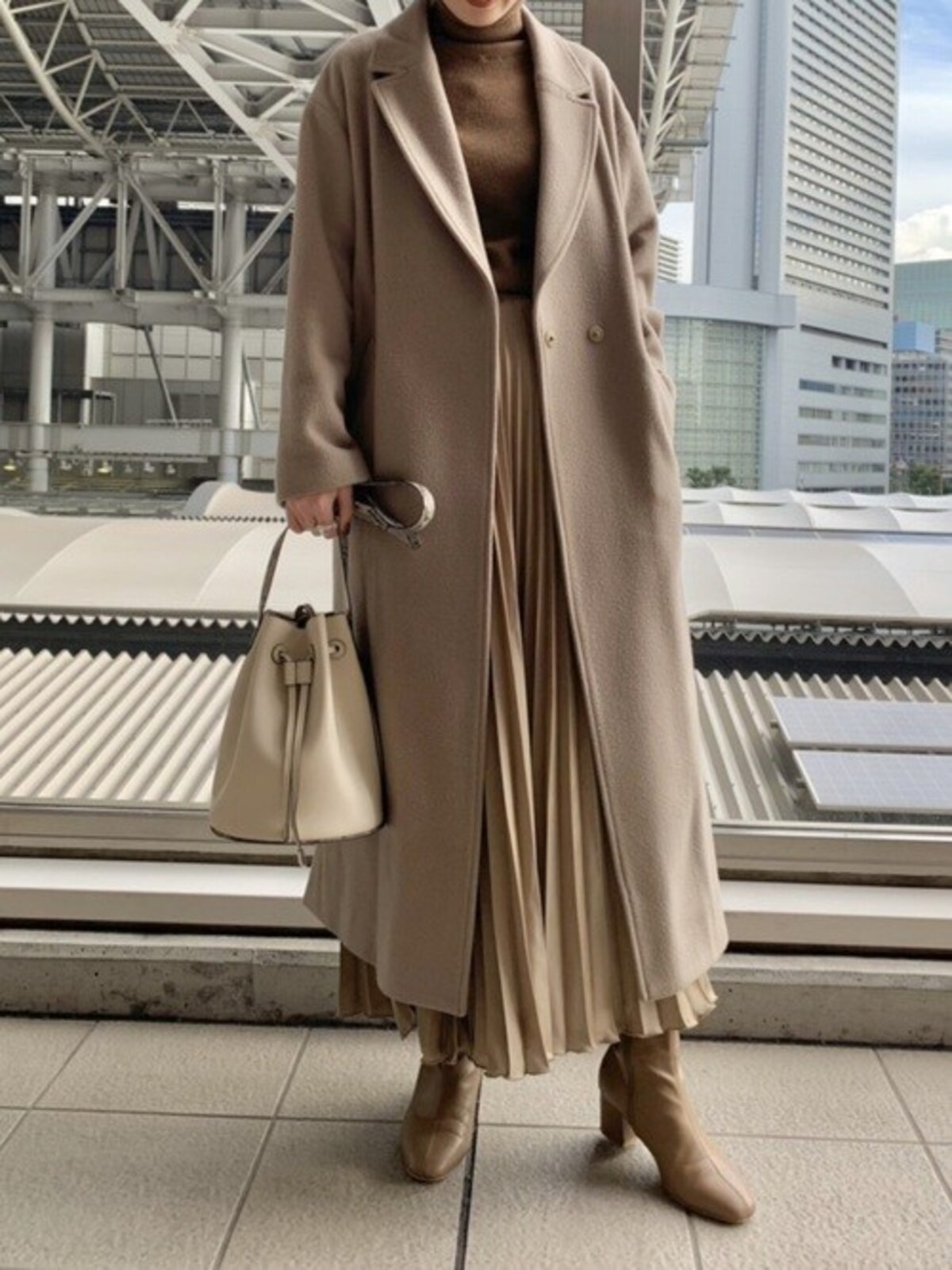 ベージュを基本にオフホワイトやモカブラウンなどを足していけばOK　出典：WEAR