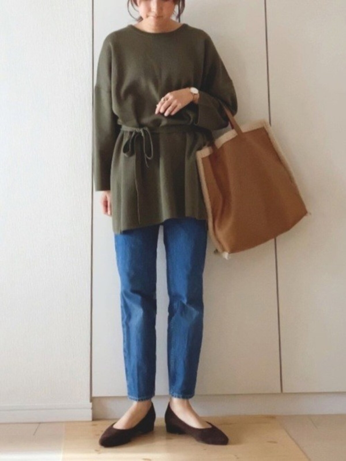 ウエストマークするためのベルトが付いているトップスは使えます　出典：WEAR