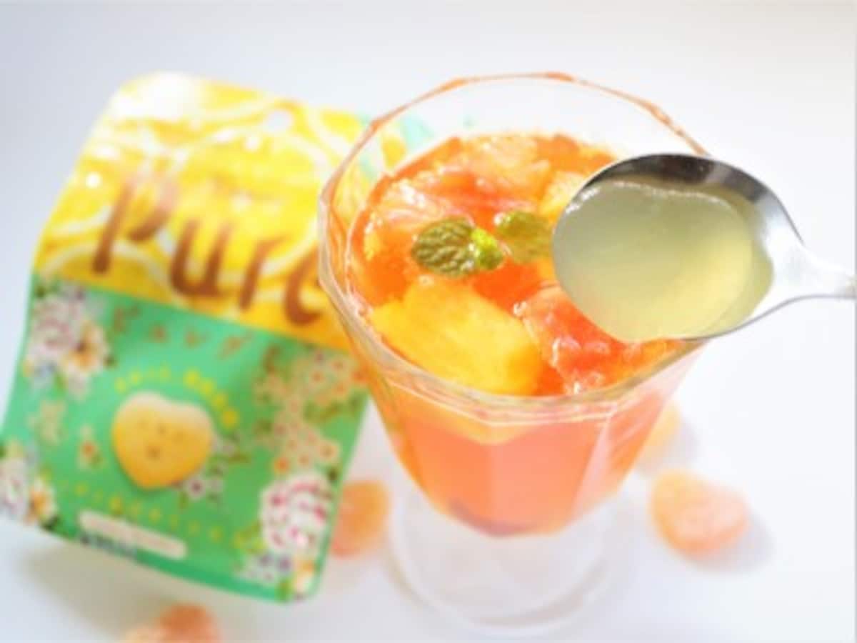 ピュレグミを炭酸に漬けておくと食感が変化してぜリーのような柔らかさになります。