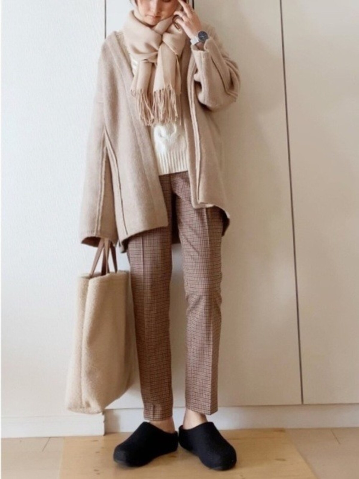 センタープレス入りで大人も使えるチェック柄パンツ　出典：WEAR