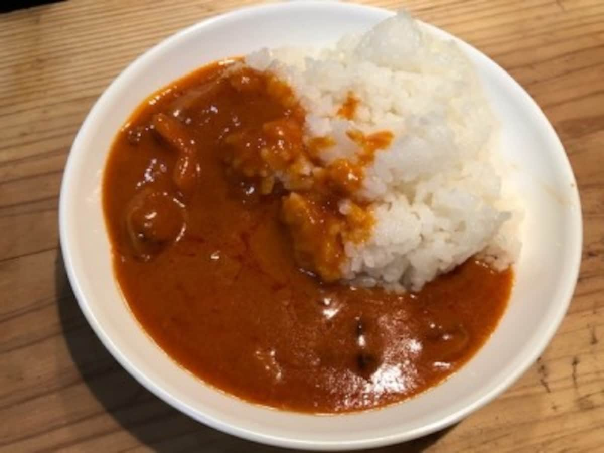 炙りチキンがゴロゴロ入った甘みが強いカレー