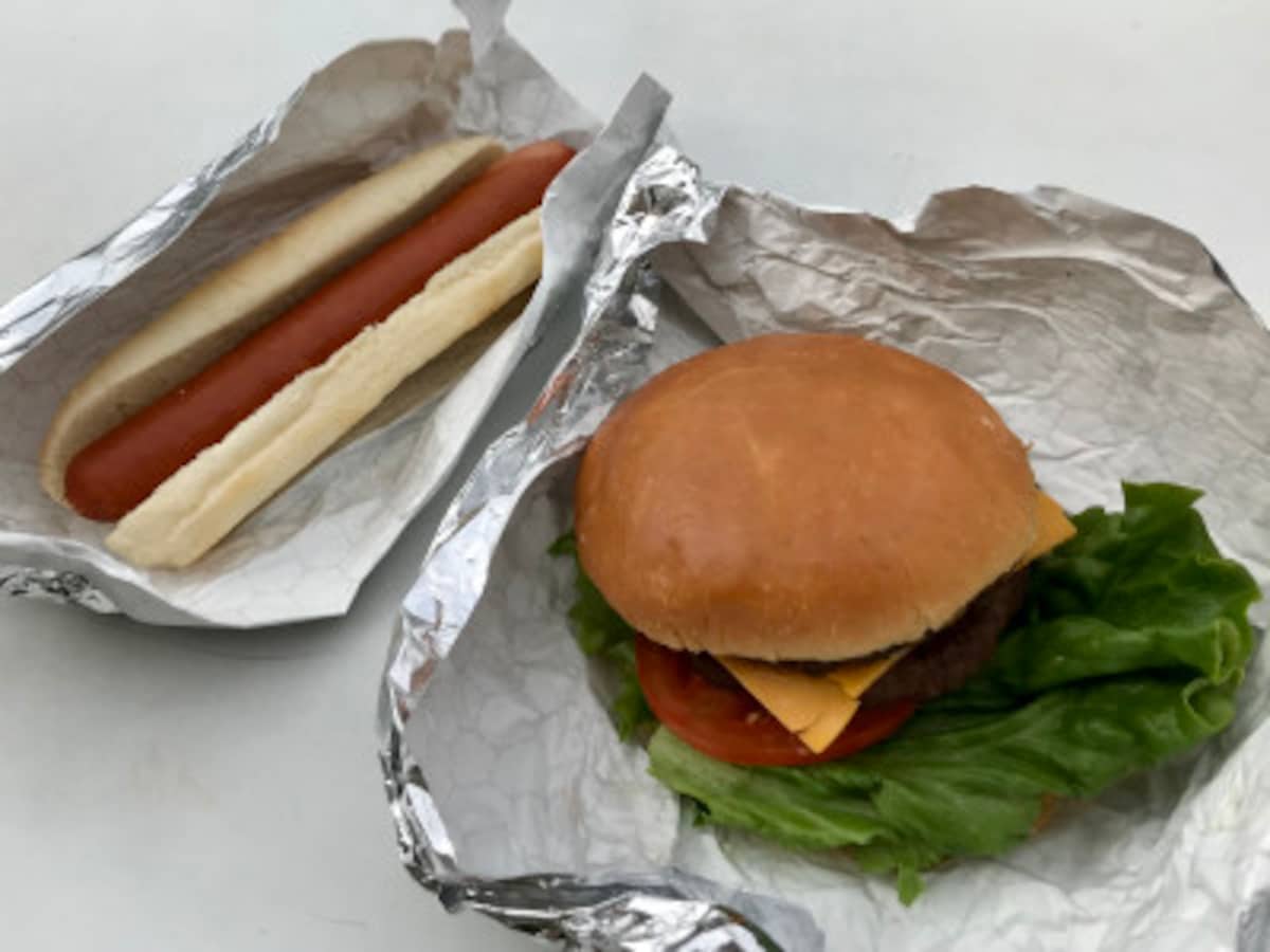 コストコフードコート　1/3パウンドチーズバーガー