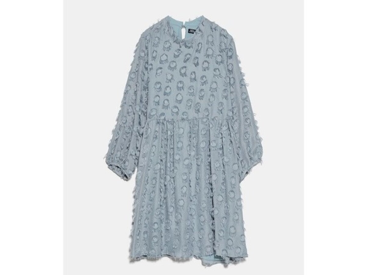 ZARA  テクスチャー入り生地ワンピース  5990円（税抜）