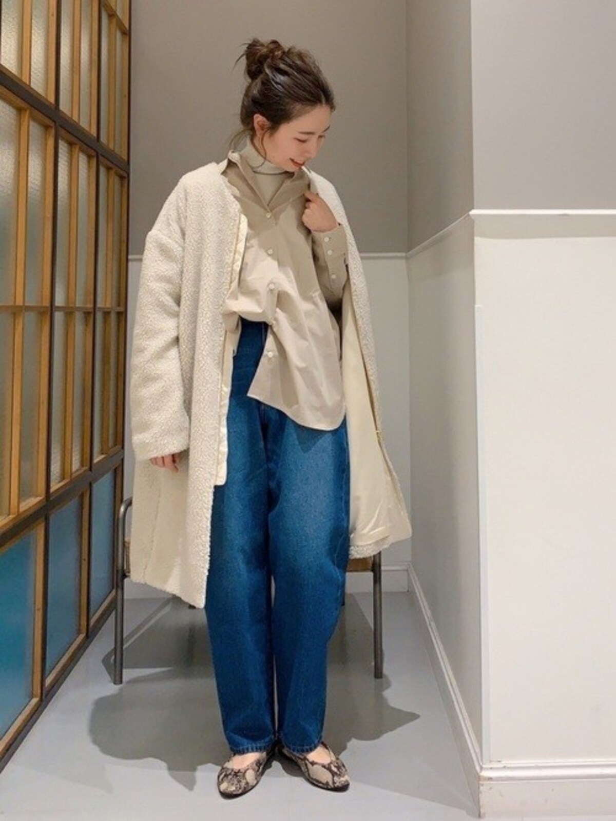 鮮やかなブルーデニムも春におすすめ　出典：WEAR