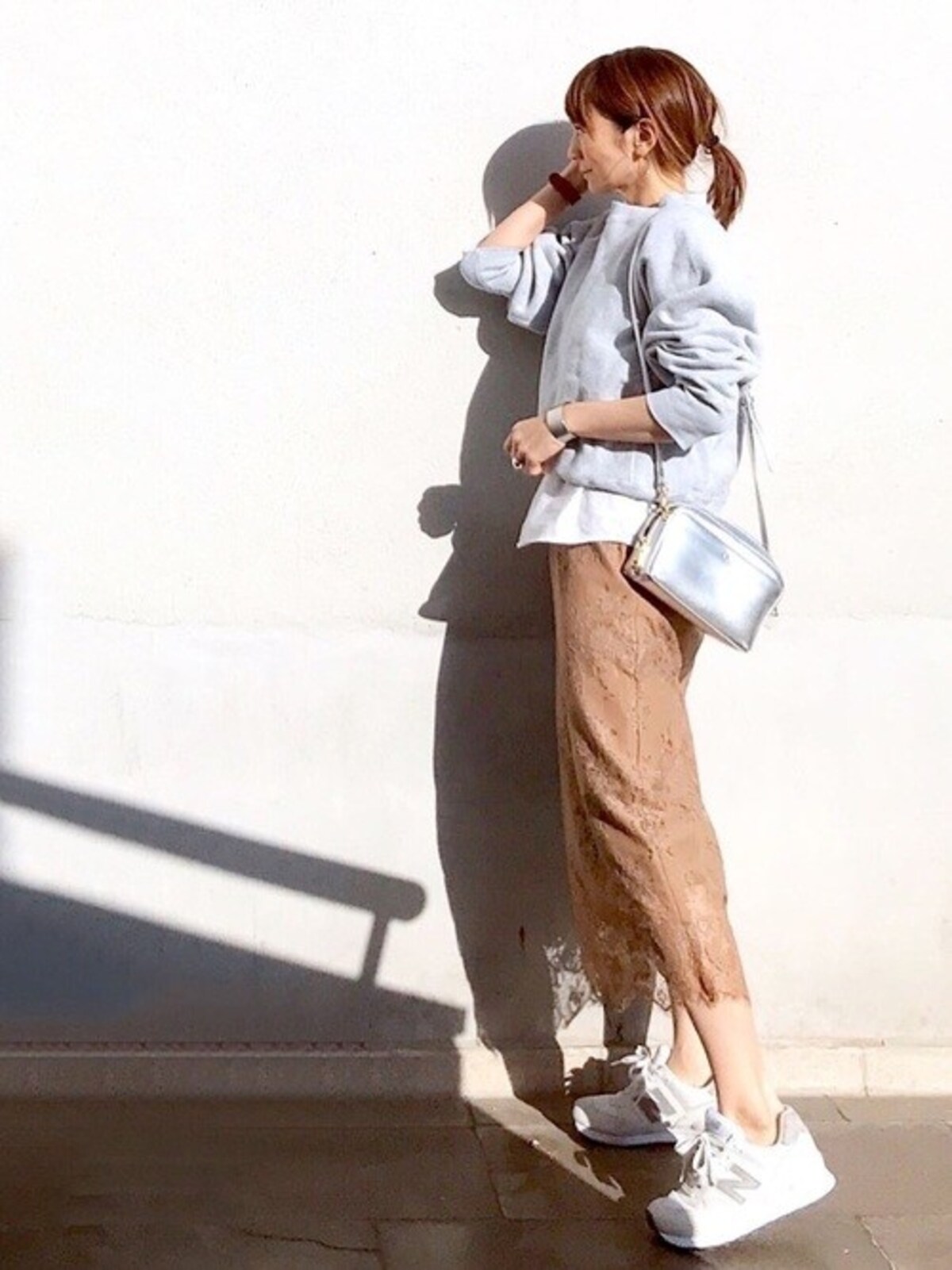 白ではなくカラーレースを選ぶのも甘さ控えめになるのでおすすめ　出典：WEAR